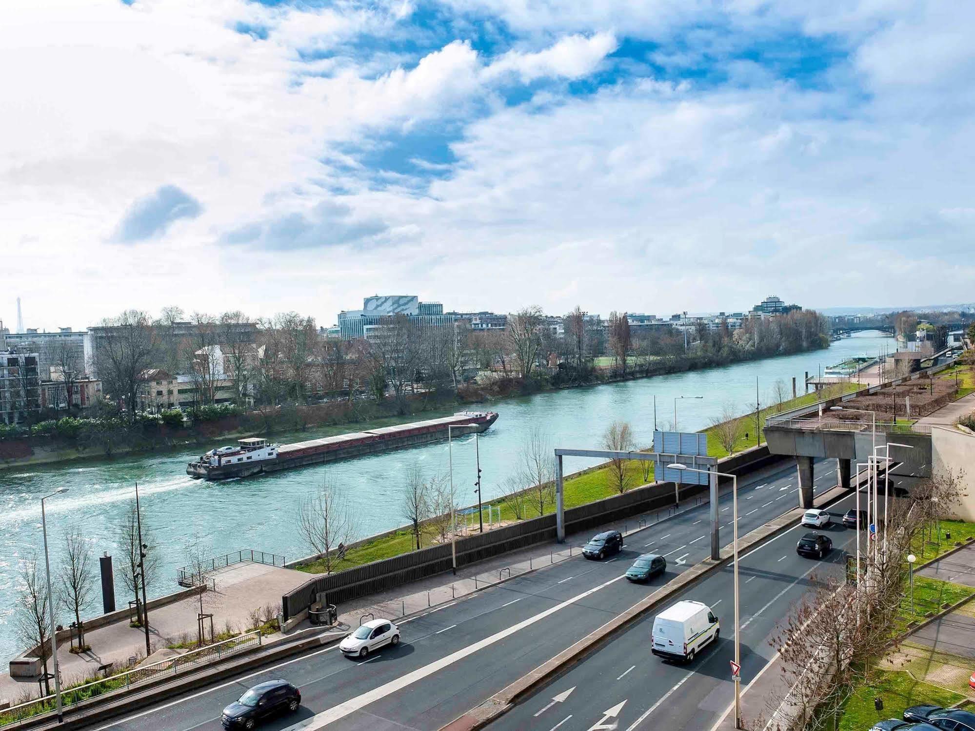 ibis Budget Courbevoie Paris La Défense Exterior foto