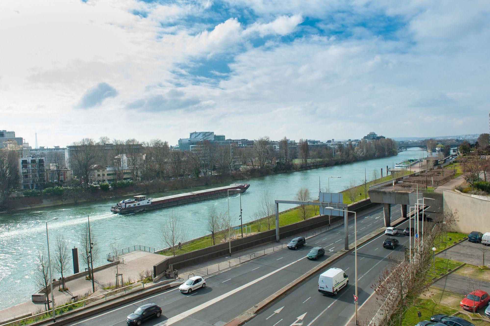 ibis Budget Courbevoie Paris La Défense Exterior foto